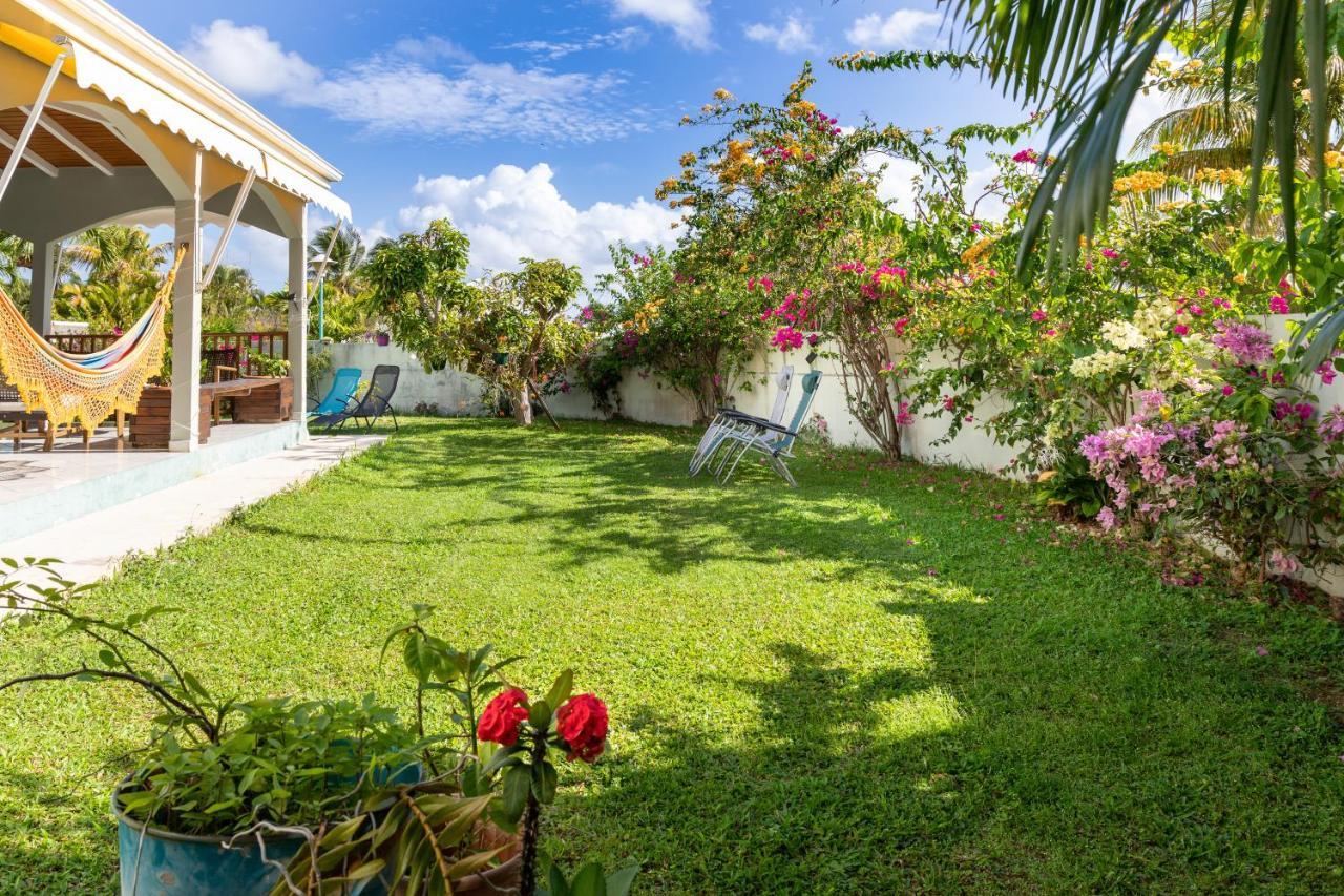 Villa L'Artist en bord de mer avec piscine privée Sainte-Rose Esterno foto