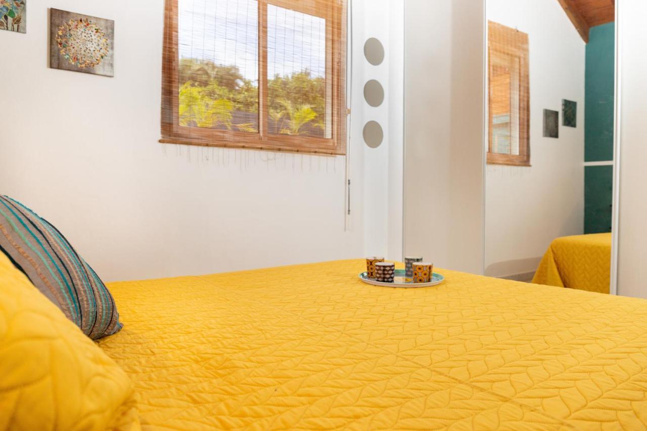 Villa L'Artist en bord de mer avec piscine privée Sainte-Rose Esterno foto