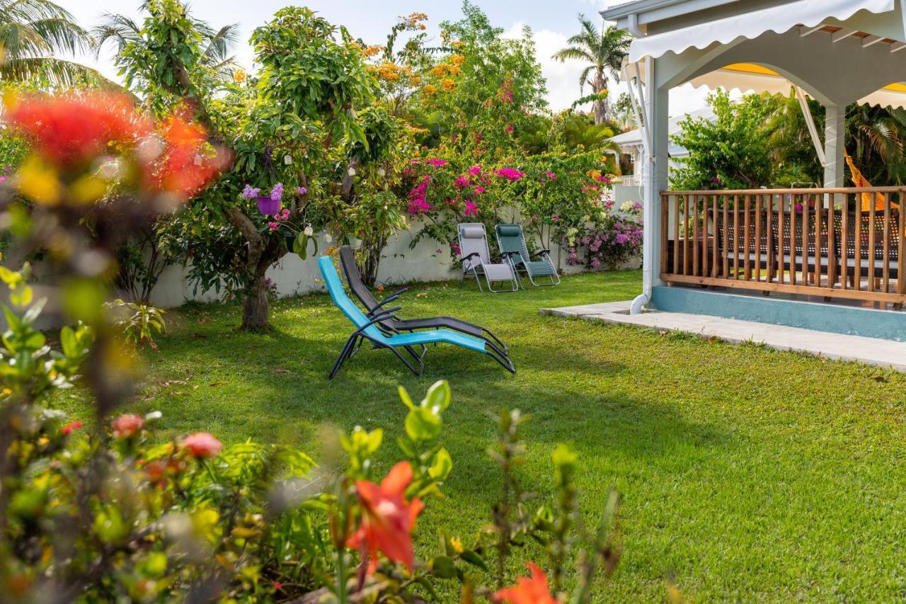 Villa L'Artist en bord de mer avec piscine privée Sainte-Rose Esterno foto