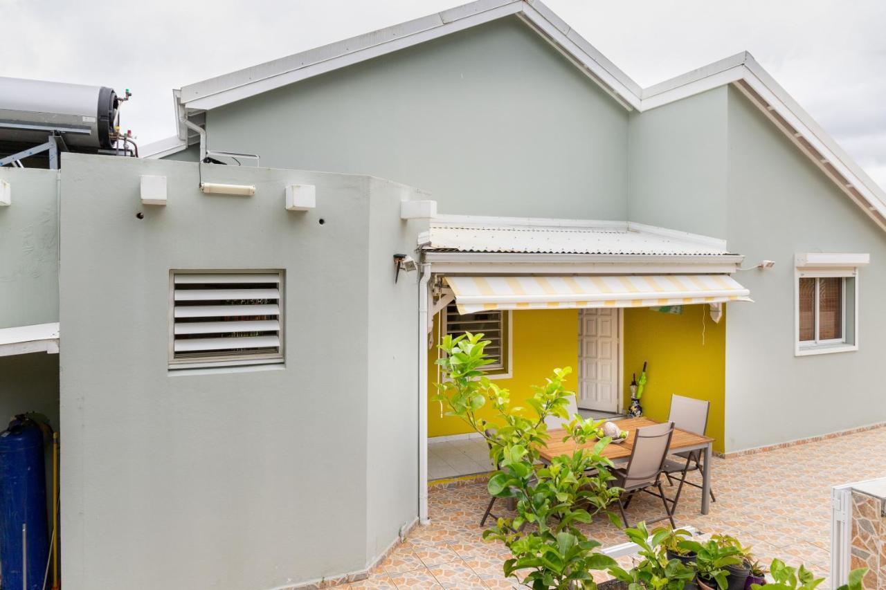 Villa L'Artist en bord de mer avec piscine privée Sainte-Rose Esterno foto