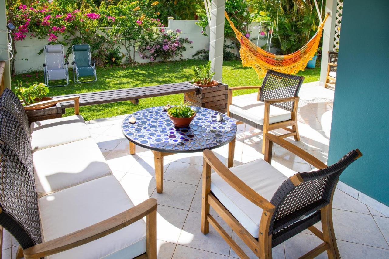 Villa L'Artist en bord de mer avec piscine privée Sainte-Rose Esterno foto