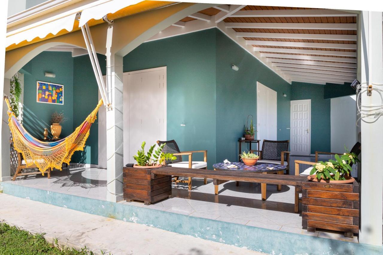 Villa L'Artist en bord de mer avec piscine privée Sainte-Rose Esterno foto