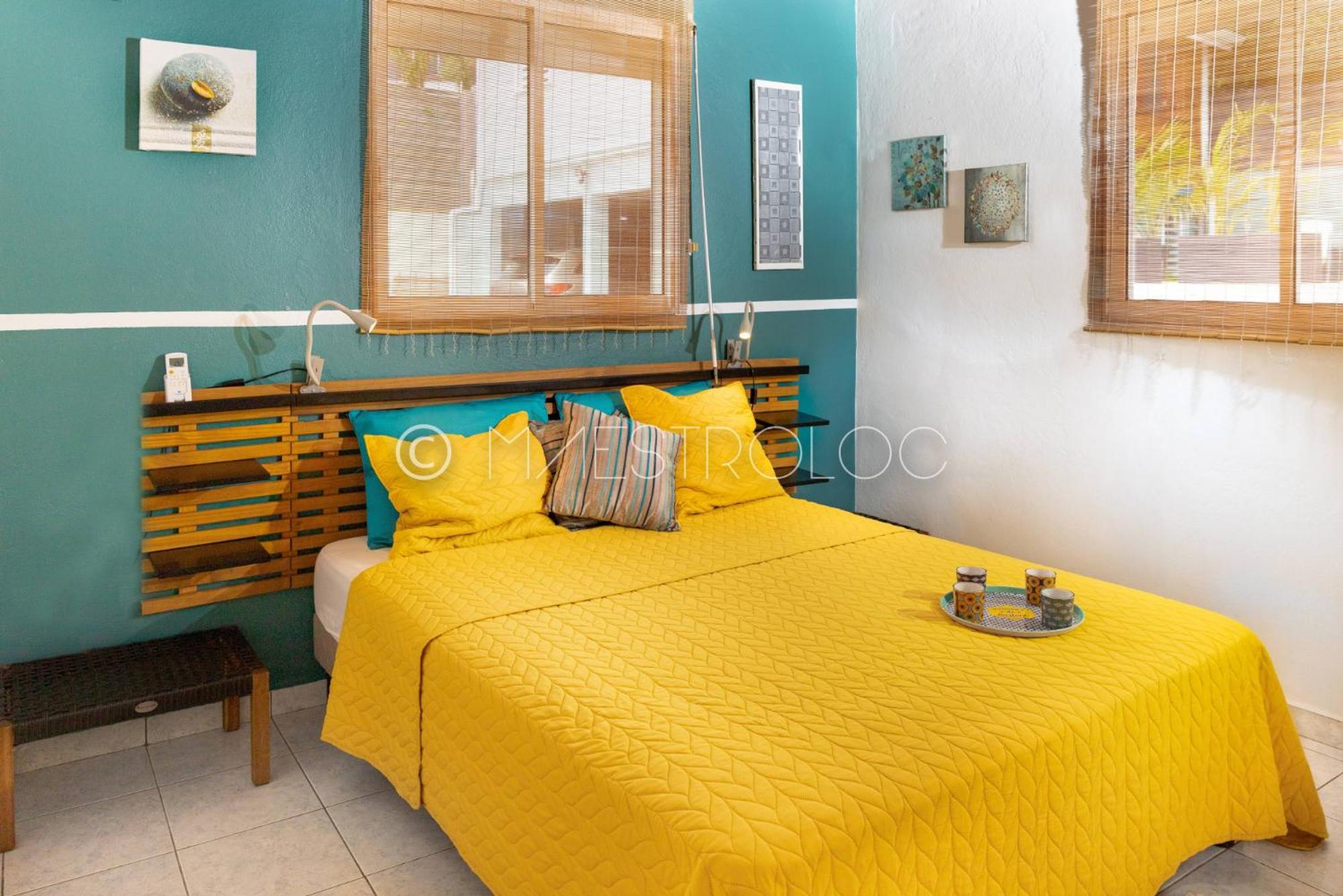 Villa L'Artist en bord de mer avec piscine privée Sainte-Rose Esterno foto